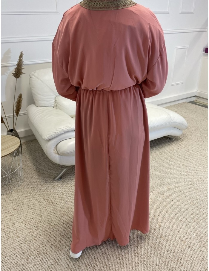 ABAYA CINTRÉ AVEC BRODERIE FEMME ROSE MASTOUR - MASTOUR