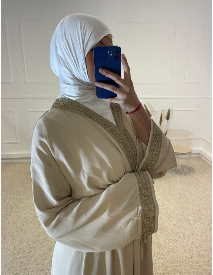 ABAYA CINTRÉ AVEC BRODERIE FEMME BEIGE MASTOUR - MASTOUR