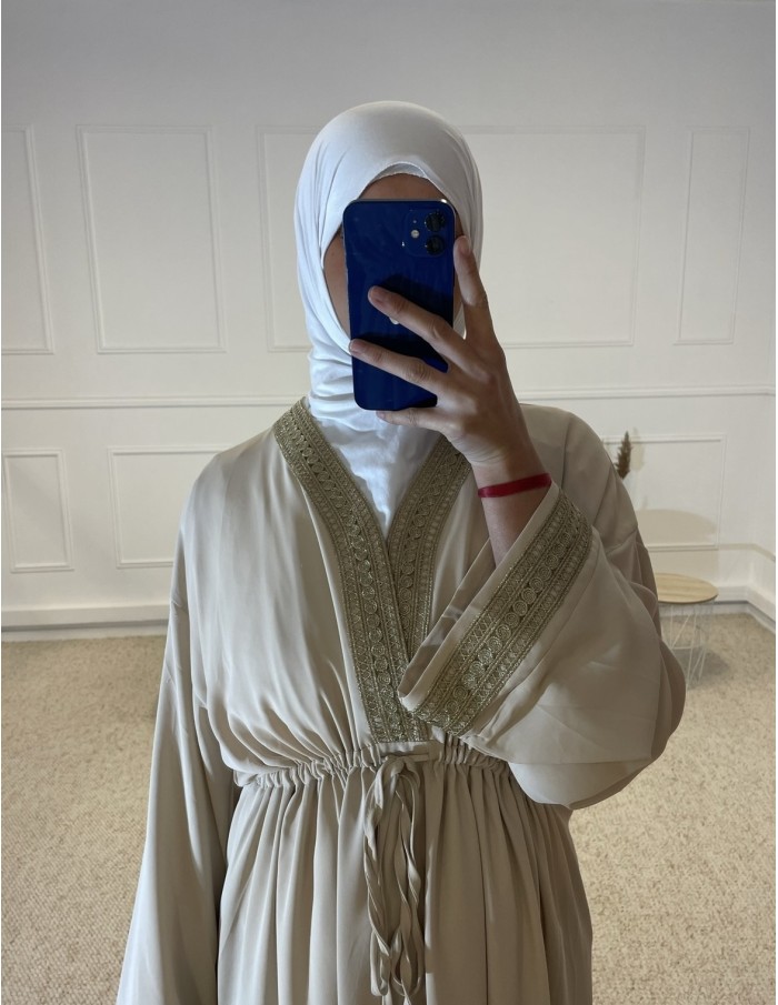 ABAYA CINTRÉ AVEC BRODERIE FEMME BEIGE MASTOUR - MASTOUR
