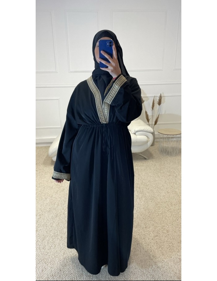 ABAYA CINTRÉ AVEC BRODERIE FEMME NOIR MASTOUR - MASTOUR