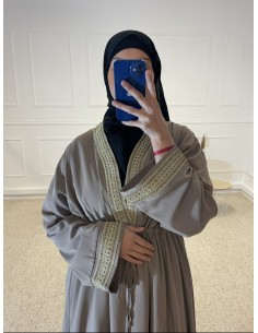 ABAYA CINTRÉ AVEC BRODERIE... 2