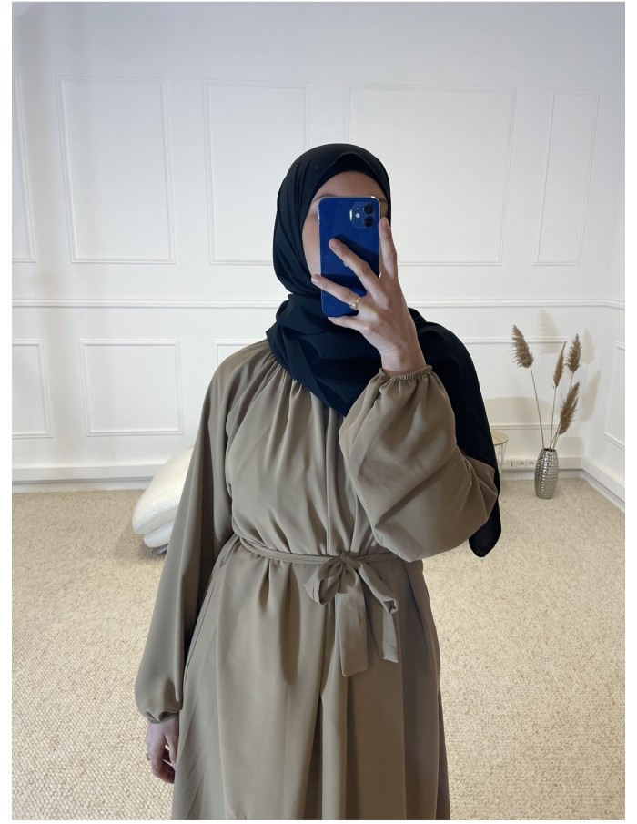 ABAYA LONGUE COL ROND CINTRÉ FEMME CAMEL - MASTOUR