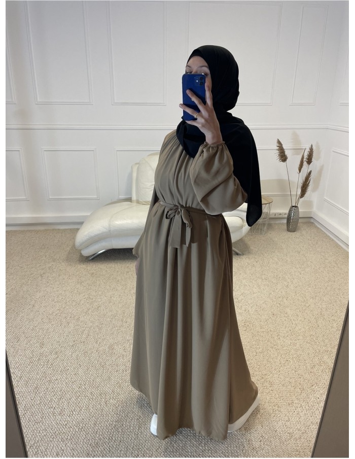 ABAYA LONGUE COL ROND CINTRÉ FEMME CAMEL - MASTOUR
