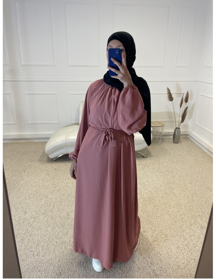 ABAYA LONGUE COL ROND CINTRÉ FEMME ROSE - MASTOUR