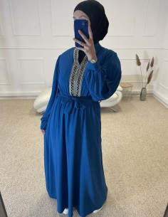 ABAYA AVEC BRODERIE AU COL...