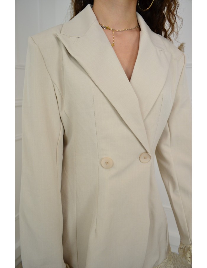 Robe Blazer Chic avec Bordures en Dentelle - Élégante et Moderne
