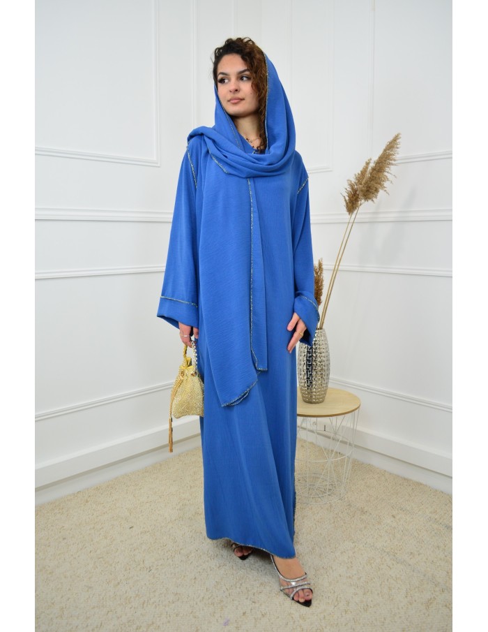 Robe Longue Bleu avec Voile Incorporé - Élégance et Raffinement