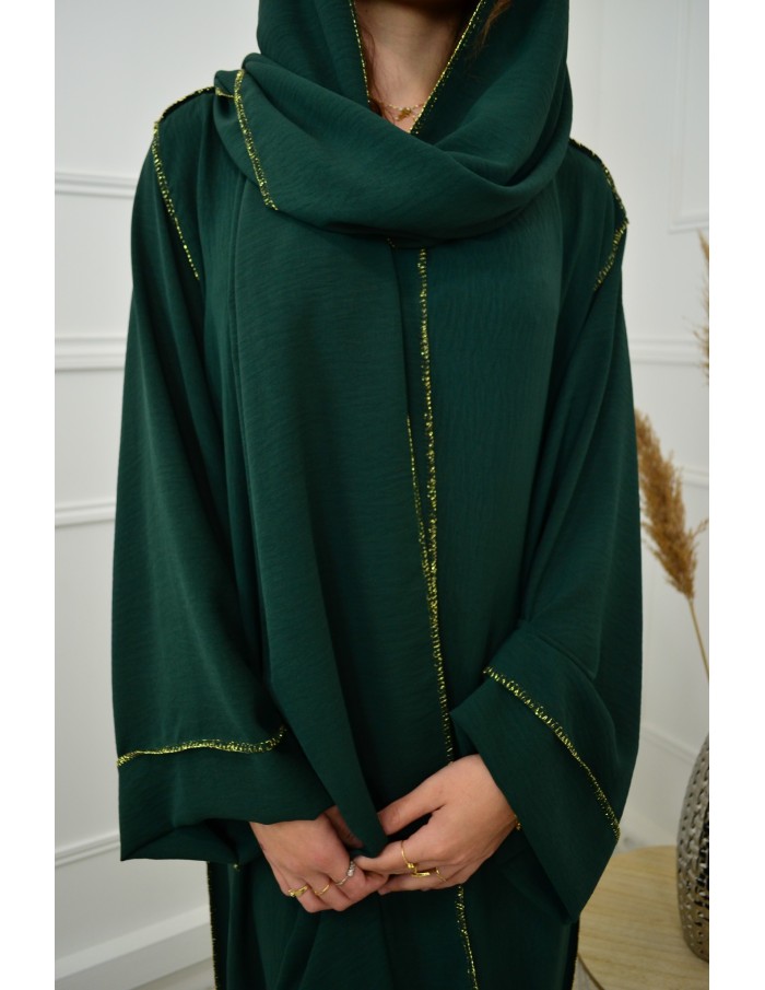 Robe Longue Vert Foncé avec Voile Incorporé - Élégance et Raffinement