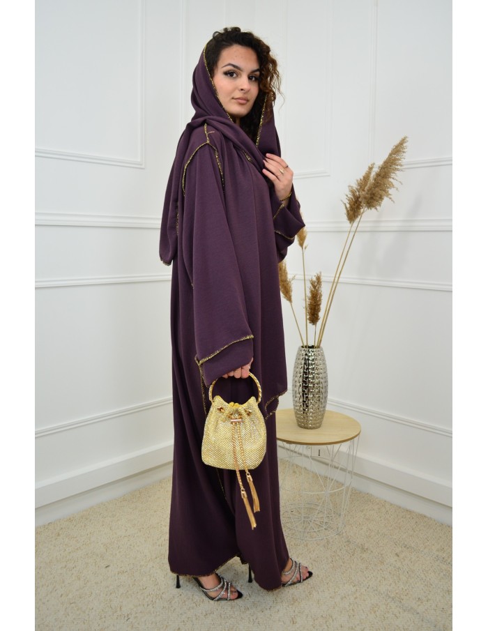 Robe Longue Violette avec Voile Incorporé - Élégance et Raffinement