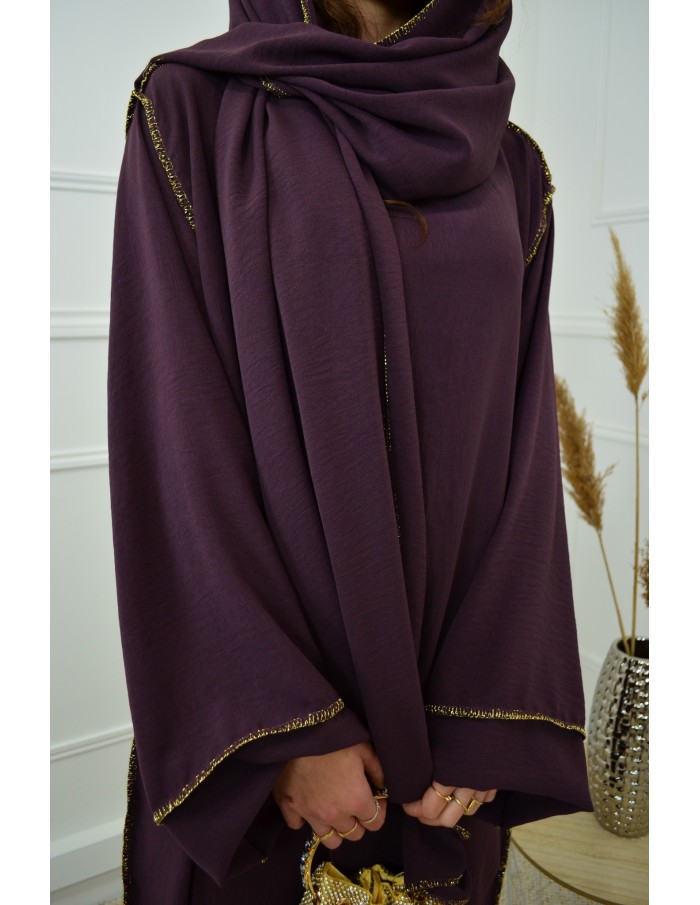 Robe Longue Violette avec Voile Incorporé - Élégance et Raffinement