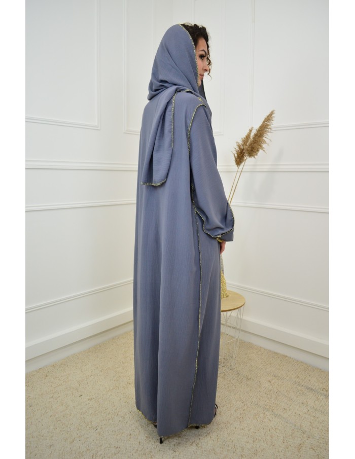 Robe Longue Grise avec Voile Incorporé - Élégance et Raffinement