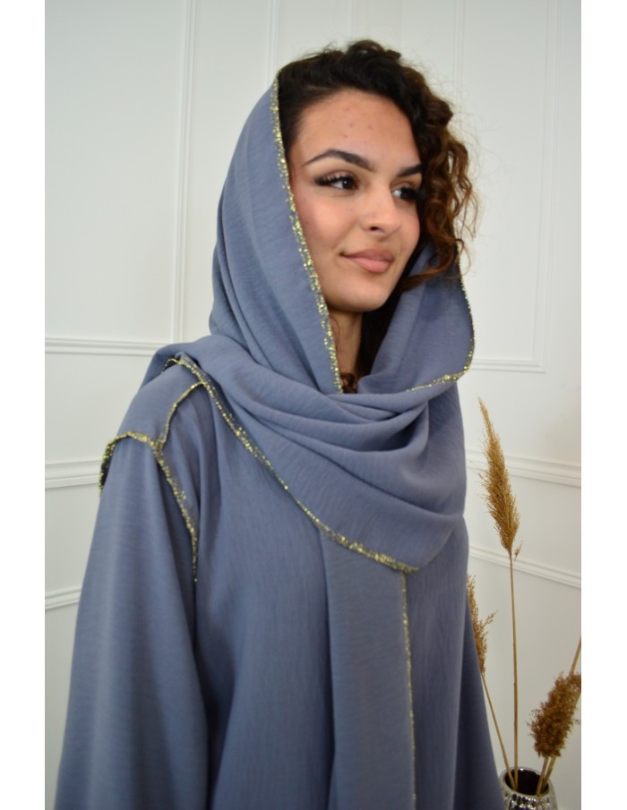 Robe Longue Grise avec Voile Incorporé - Élégance et Raffinement