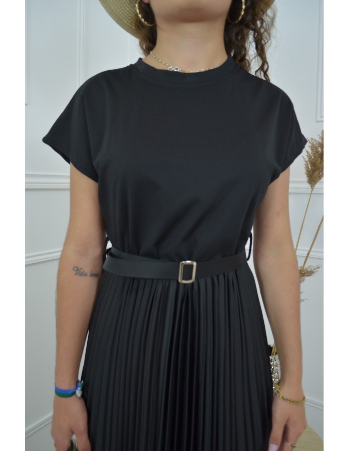 Robe longue noire cintrée avec jupe plissée - femme - Accueil