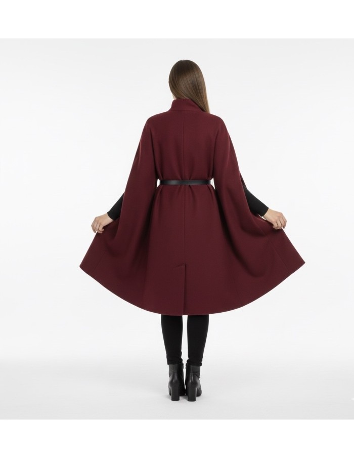 Veste Cape longue bordeaux avec ceinture et boutons doré – Femme