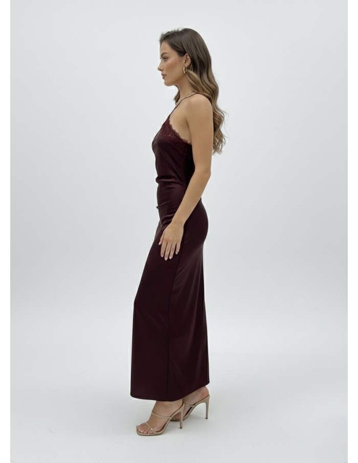 Robe Longue bordeaux Satinée Bretelles Croisées & Fente Dentelle