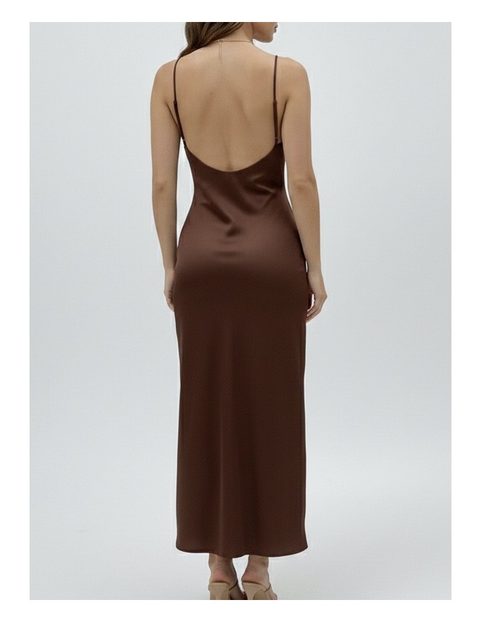 ROBE LONGUE CHOCOLAT SATINÉE BRETELLES CROISÉES & FENTE DENTELLE