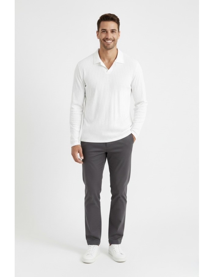 HAUT Blanc MANCHES LONGUES – COL OUVERT & MAILLE TEXTURÉE