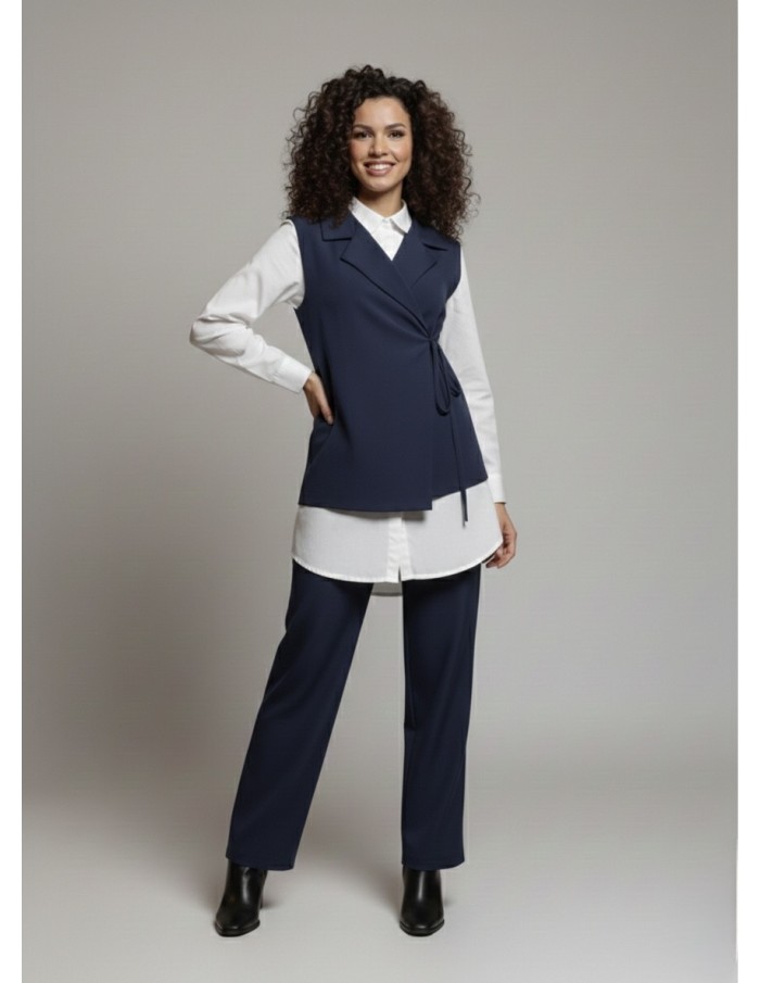 ENSEMBLE CHEMISE BLANCHE AVEC GILET BLEU MARINE INTÉGRÉ & PANTALON - FEMME