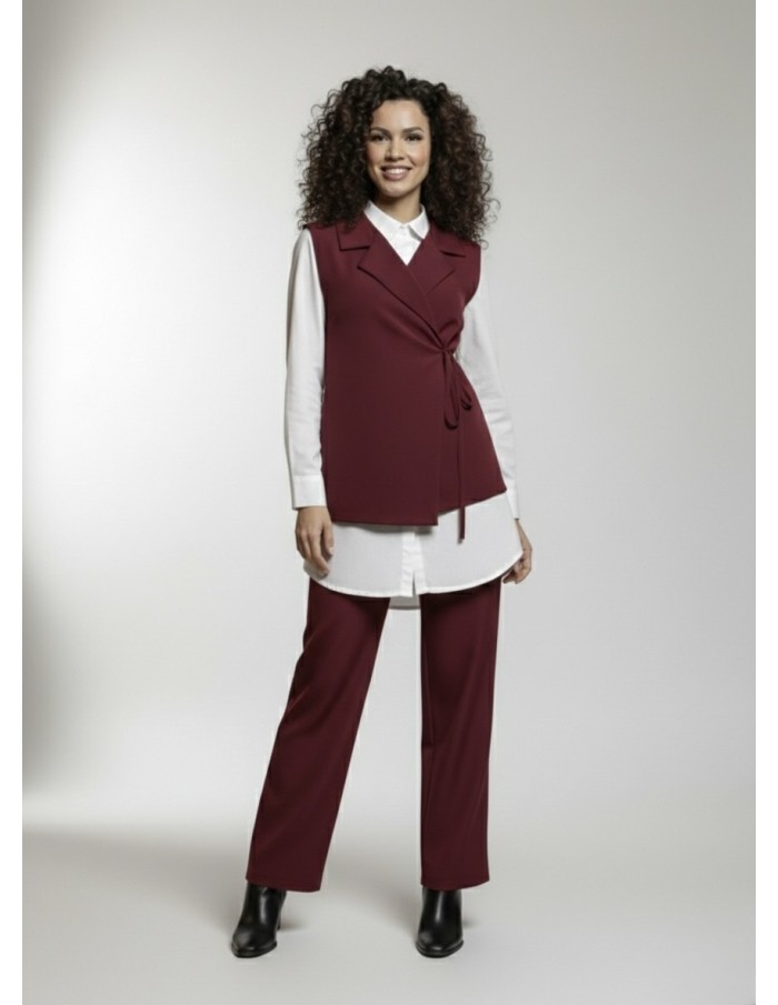 ENSEMBLE CHEMISE BLANCHE AVEC GILET BORDEAU INTÉGRÉ & PANTALON - FEMME