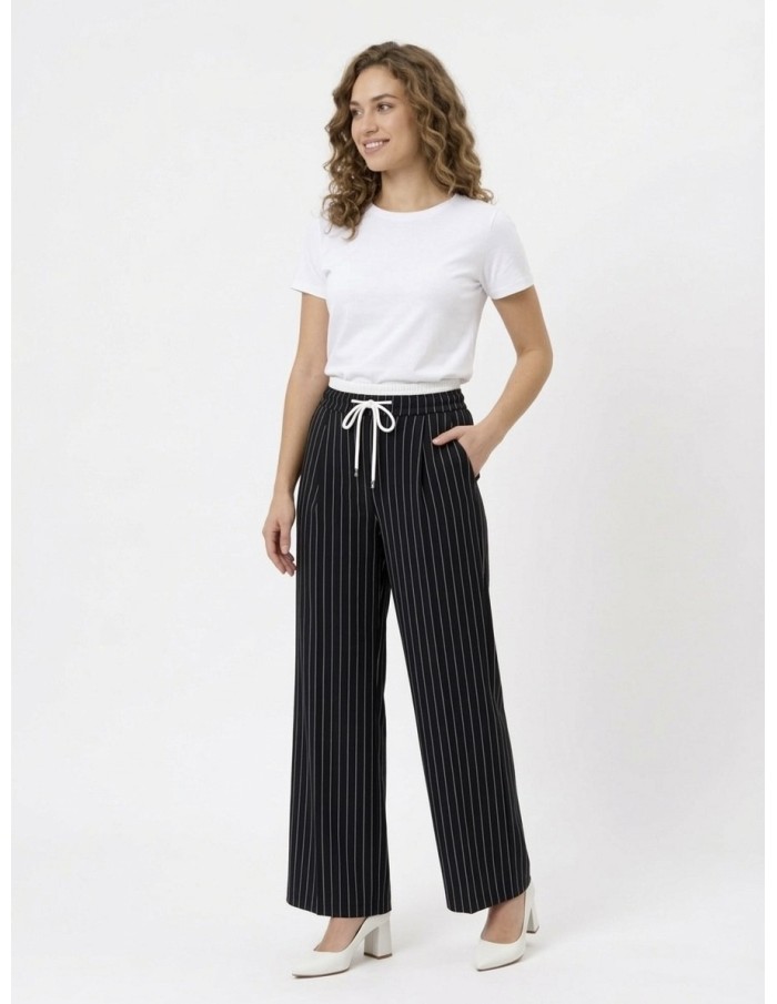 PANTALON FLUIDE NOIR A RAYURES ET CORDONS – FEMME