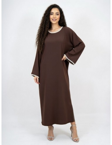ROBE ABAYA COL ROND À PERLES MARRON -...