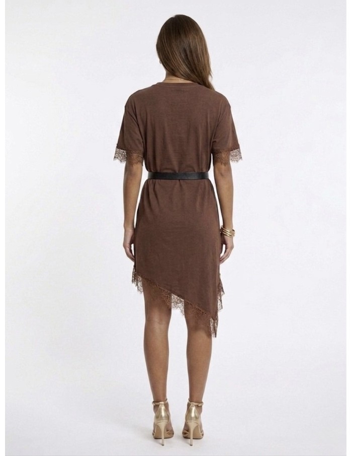 ROBE T-SHIRT CHOCOLAT DÉTAILS DENTELLE & CEINTURE NOIRE- FEMME