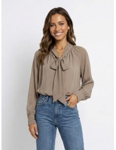BLOUSE TAUPE COL LAVALLIÈRE...