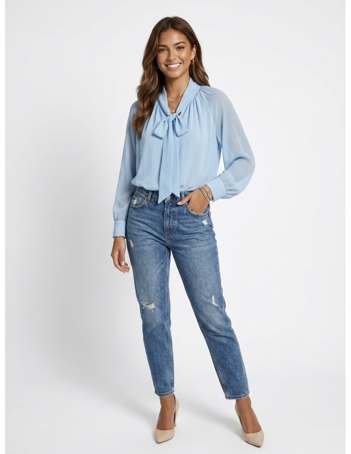 BLOUSE BLEU CIEL COL LAVALLIÈRE COUPE FLUIDE & DÉTAILS FRONCÉS - FEMME
