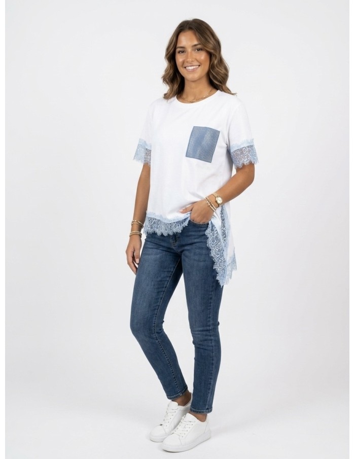 T-SHIRT ASYMÉTRIQUE BLEU CLAIR DÉTAILS DENTELLE & POCHE PAILLETÉE  - femme