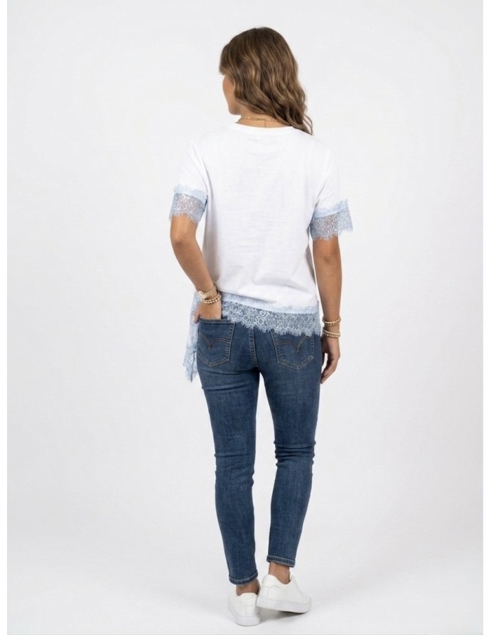 T-SHIRT ASYMÉTRIQUE BLEU CLAIR DÉTAILS DENTELLE & POCHE PAILLETÉE  - femme