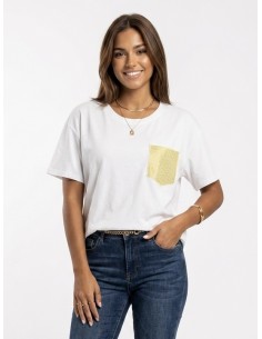 T-SHIRT JAUNE POCHE STRASS...