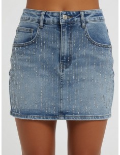 JUPE COURTE EN JEAN DÉTAILS...
