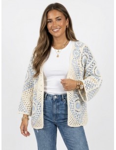 GILET BLEU CIEL  EN CROCHET...