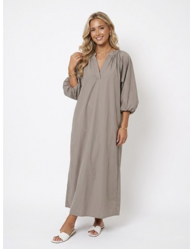 ROBE LONGUE COUPE AMPLE ET MANCHES...