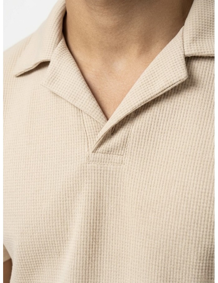 POLO MANCHES COURTES TEXTURÉ BEIGE – HOMME