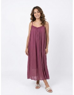 ROBE LONGUE À BRETELLES...