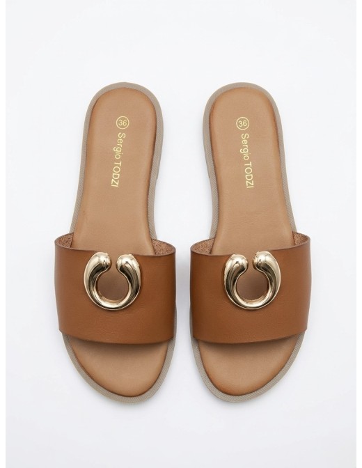 SANDALES CAMEL À BOUCLE DORÉE- FEMME