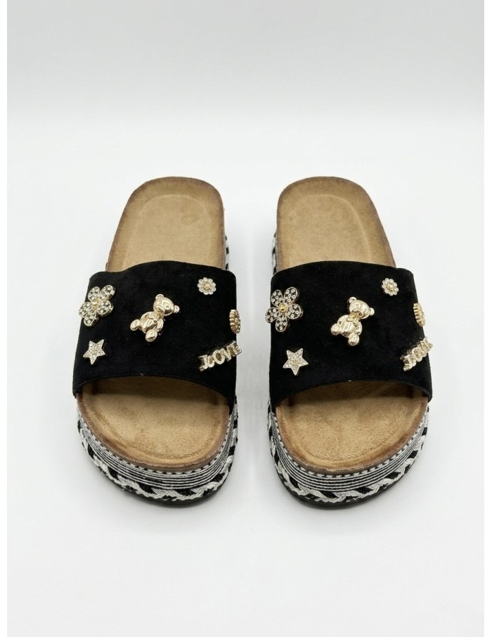 MULES COMPENSÉES AVEC ORNEMENTS NOIRES - FEMME