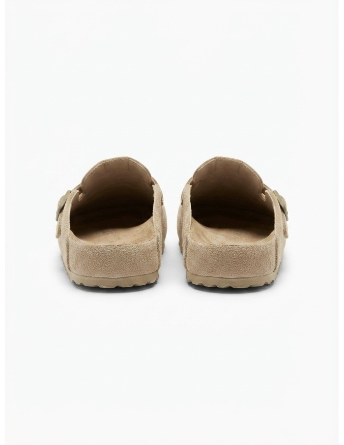 SABOTS MULES BEIGE SUÉDINÉ À BOUCLE - HOMME