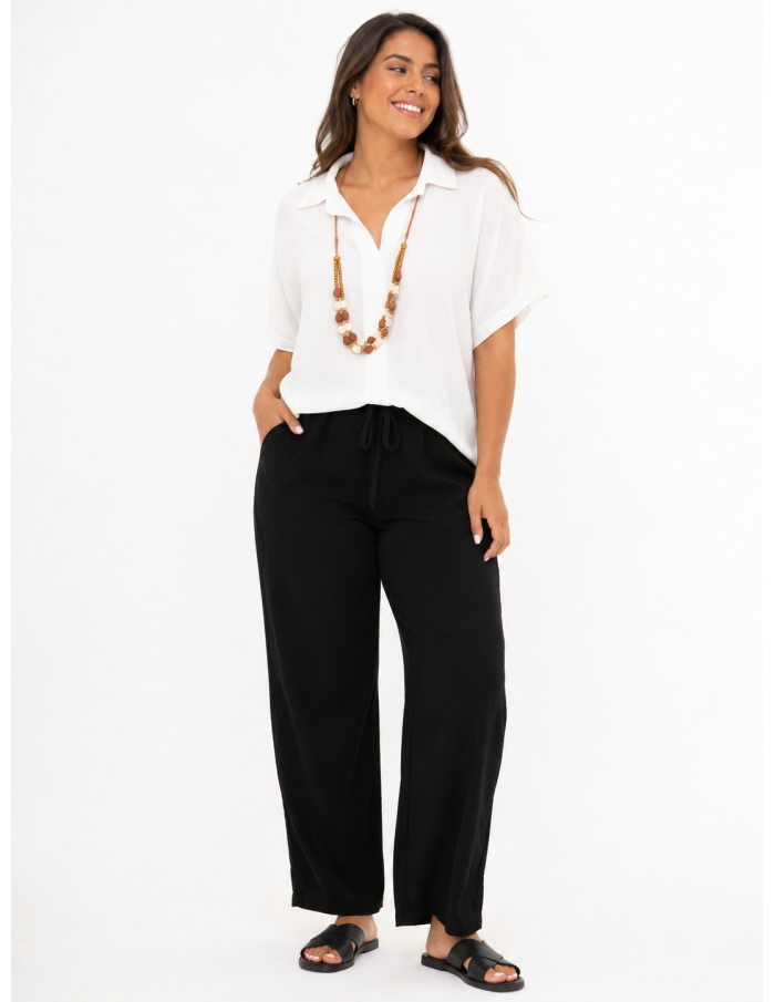 CHEMISIER CHIC BLANC AVEC COLLIER DE PERLES  - FEMME