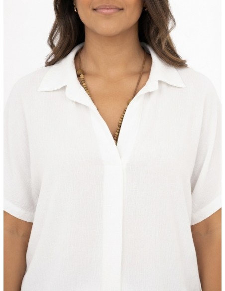 CHEMISIER CHIC BLANC AVEC COLLIER DE PERLES  - FEMME