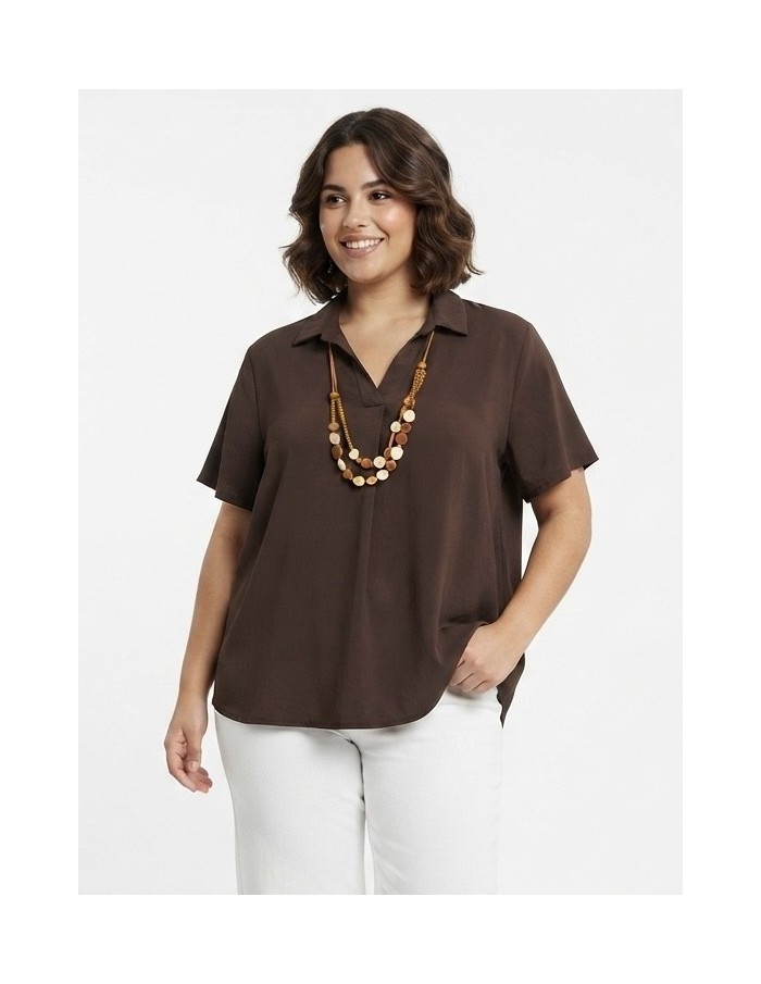 CHEMISIER CHIC CHOCOLAT AVEC COLLIER DE PERLES  - FEMME