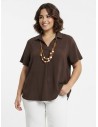 CHEMISIER CHIC CHOCOLAT AVEC COLLIER DE PERLES  - FEMME