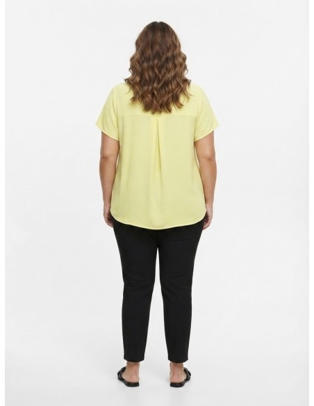 CHEMISIER CHIC JAUNE AVEC COLLIER DE PERLES  - FEMME