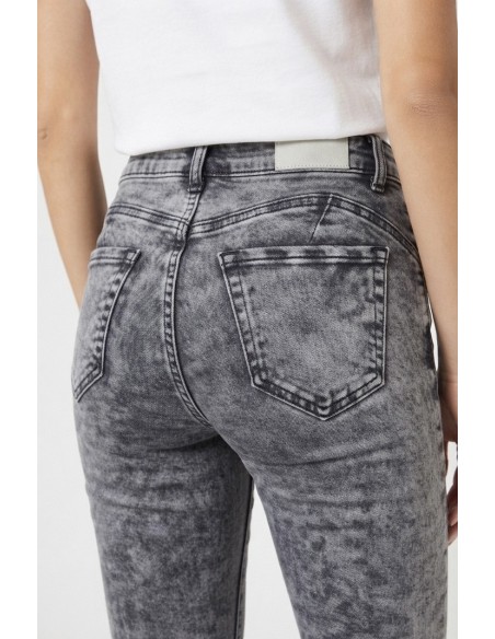Jean skinny push up gris - détail poches arrière