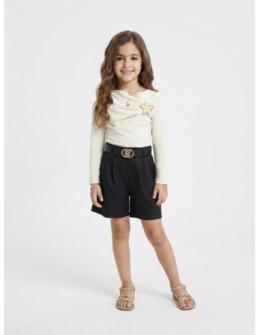 Top fleur manches longues fille - porté avec short noir 2